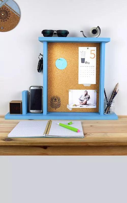 ריבוע עץ לשולחן כתיבה