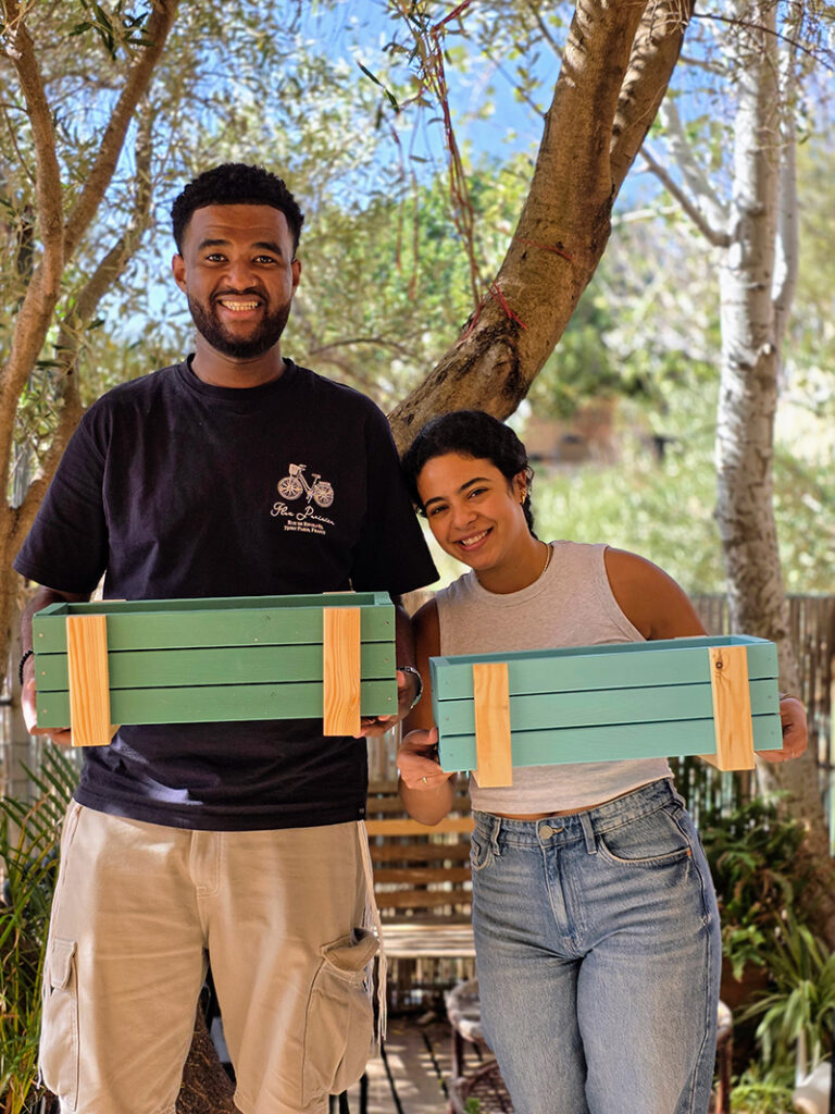 זוג אדניות מעץ